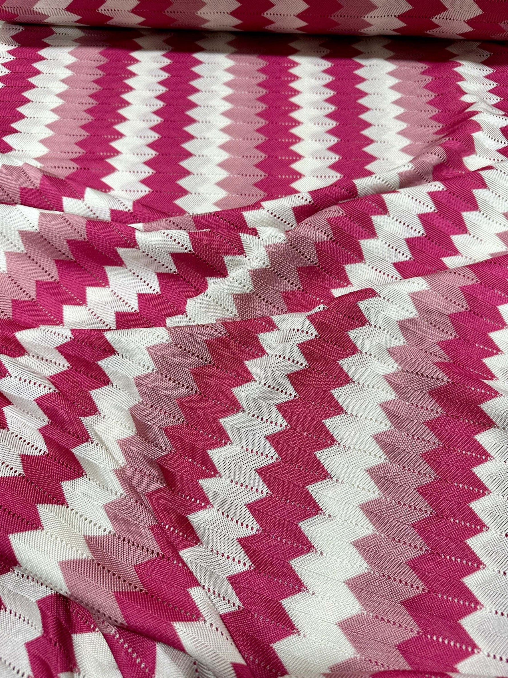 Luxury pink and white zigzag knit jersey fabric with chevron pattern, 150 cm wide for fashion projects