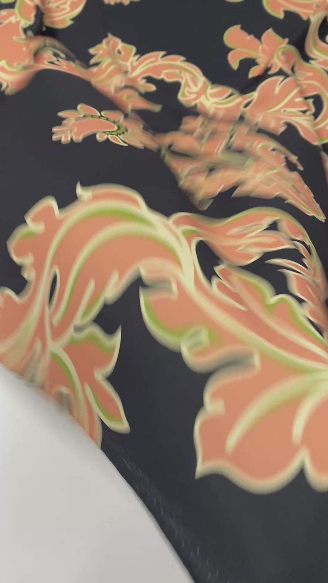 قماش كريب مزهر باروكي بالمتر - تصميم أسود خوخي أخضر