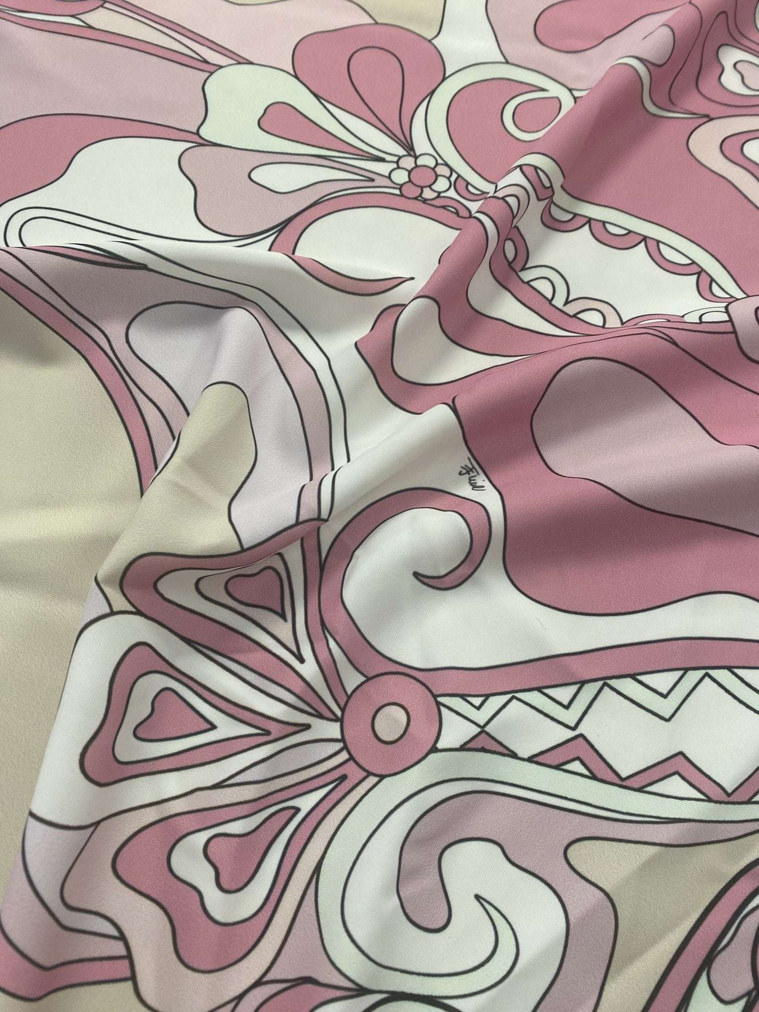 Retro pink abstract floral fabric with soft, durable material and 150cm width for quilting, home decor, and apparel projects